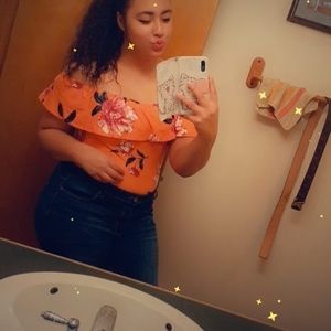 Meet your Posher, Marcelia